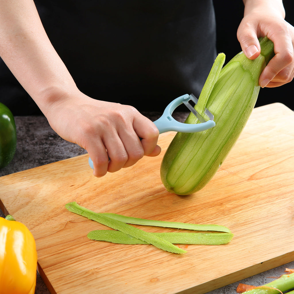 Mainstays 3-Piece Peeler Set with Serrated, Straight, and Julienne Blades, Assorted Colors - Image 3