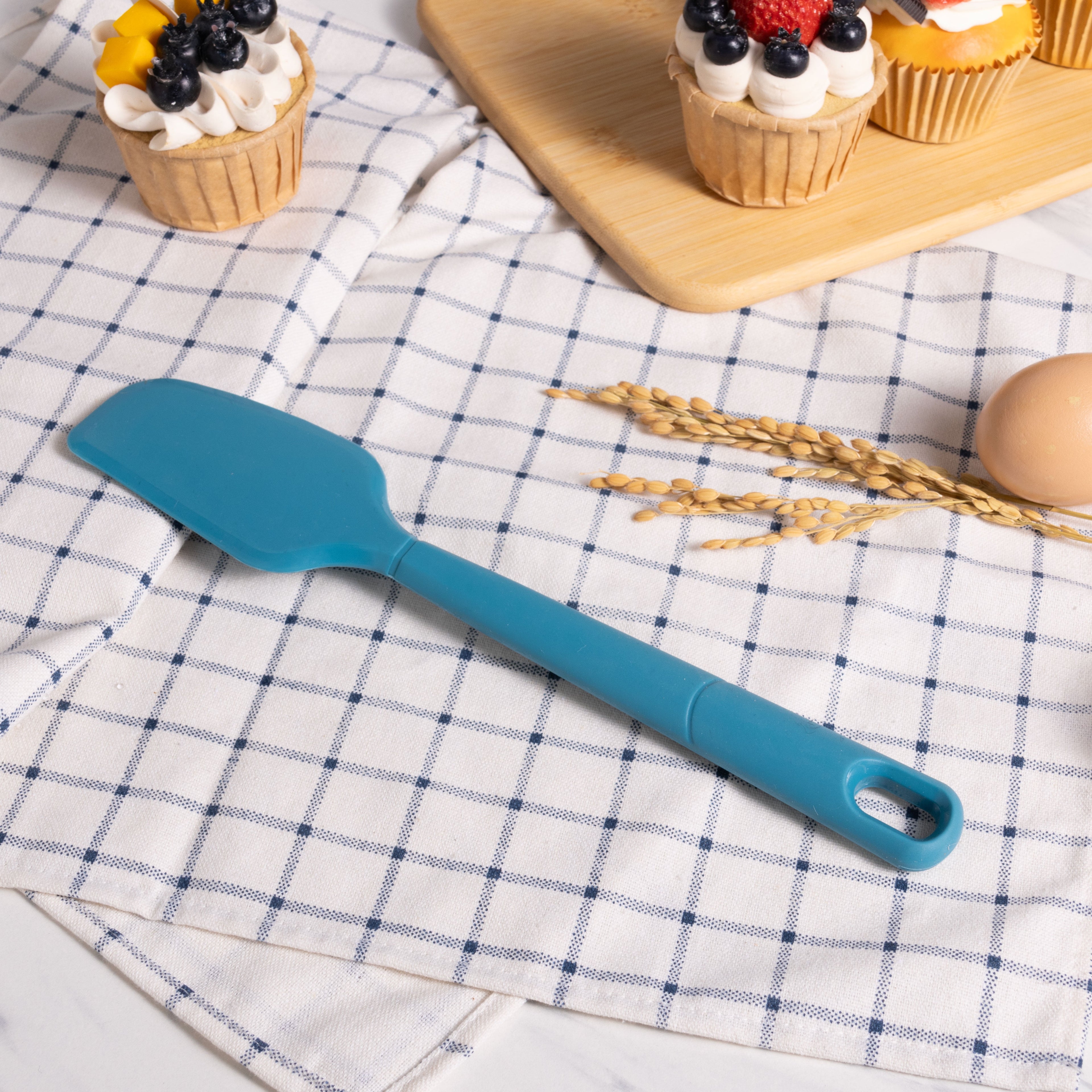 Mainstays Silicone Food- Grade Blue 10.55" L Kitchen Spatula - Image 4