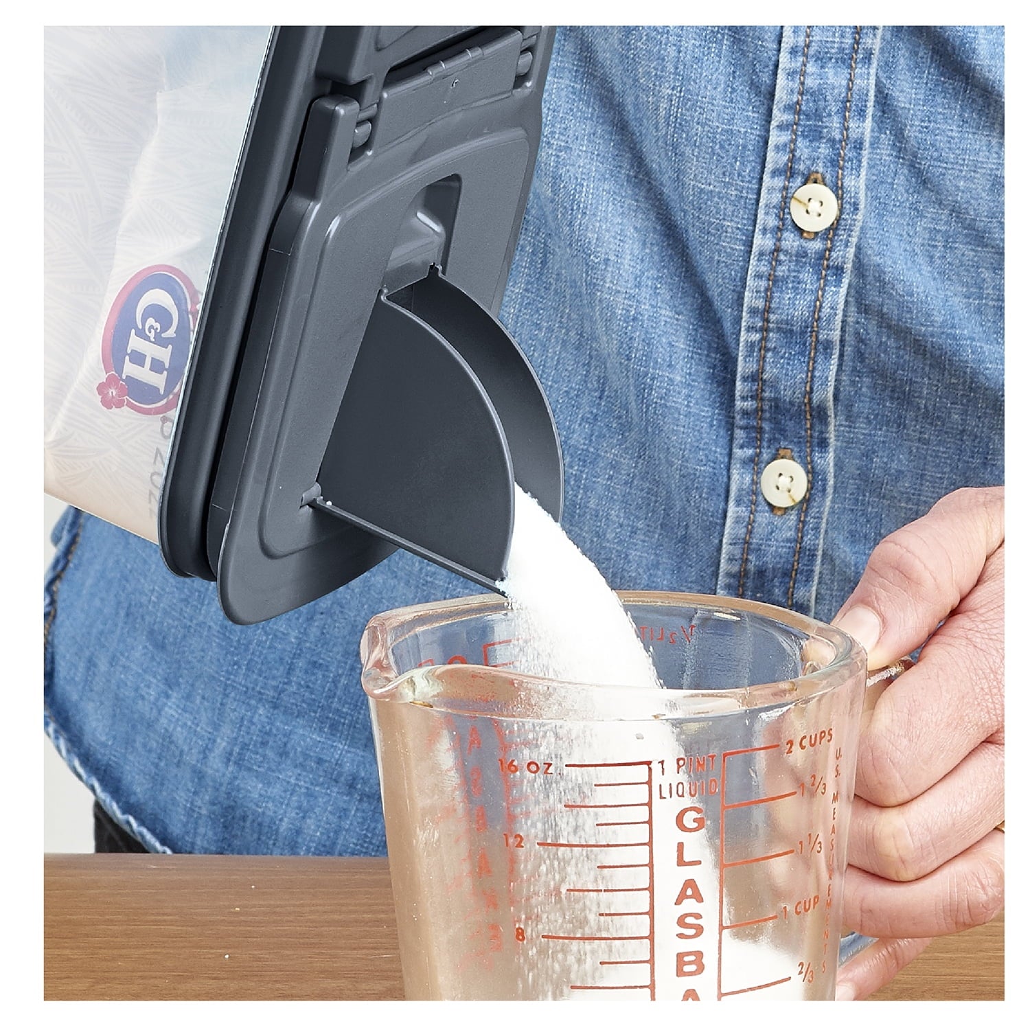 Mainstays 3.5 QT Plastic Food Dispenser, Clear with Gray Lid (1 Each) 7.5" L x 3.75" W x 9.25" H, Designed to Help wi... - Image 4