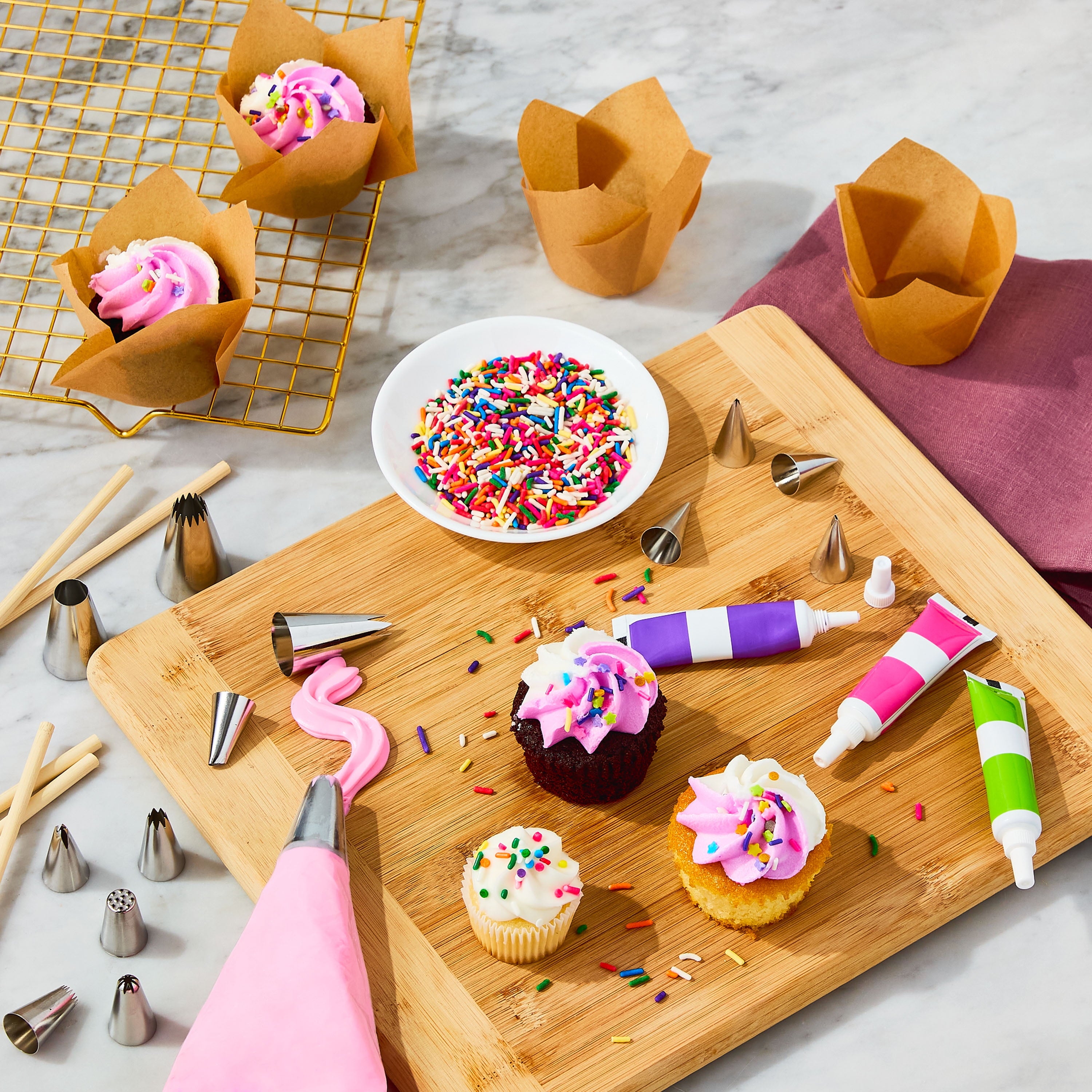 Way To Celebrate Deluxe Cake Decorating Tip Set, 13 Pieces - Image 3