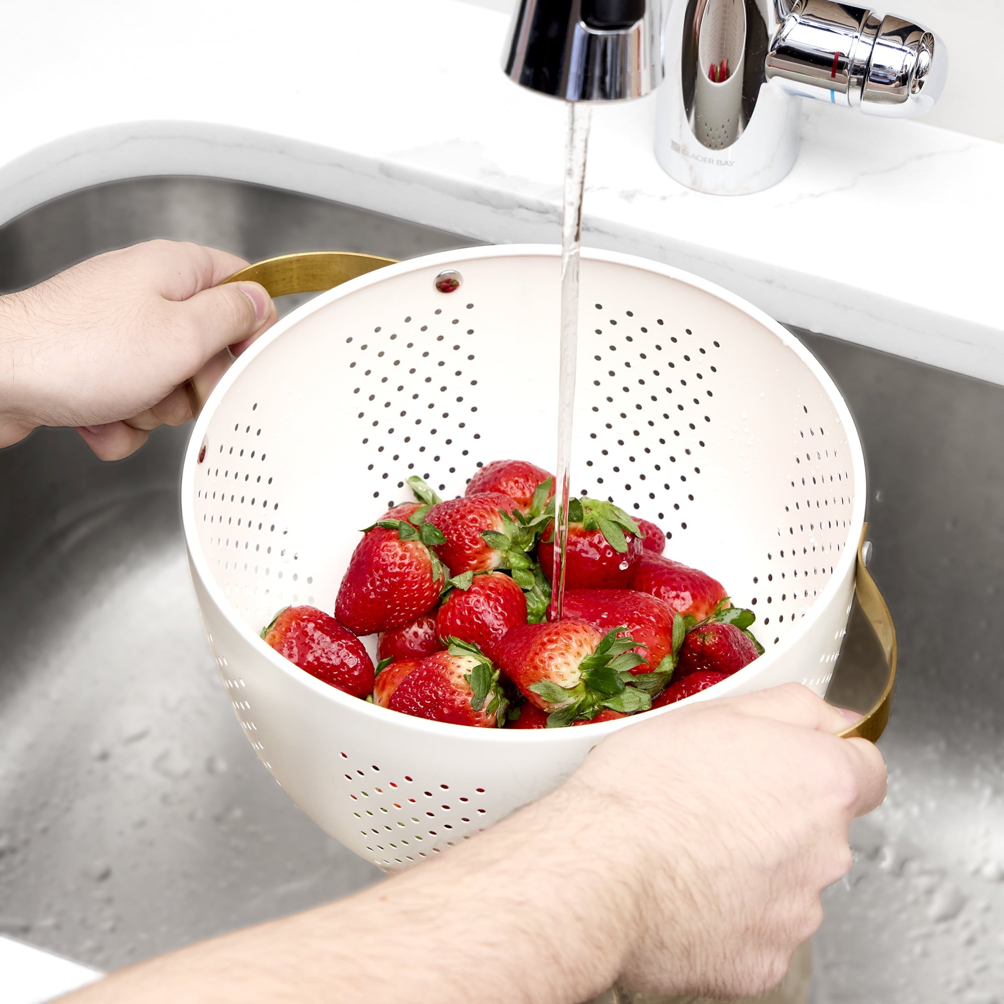 Thyme & Table Cream and Gold Colander - Image 5