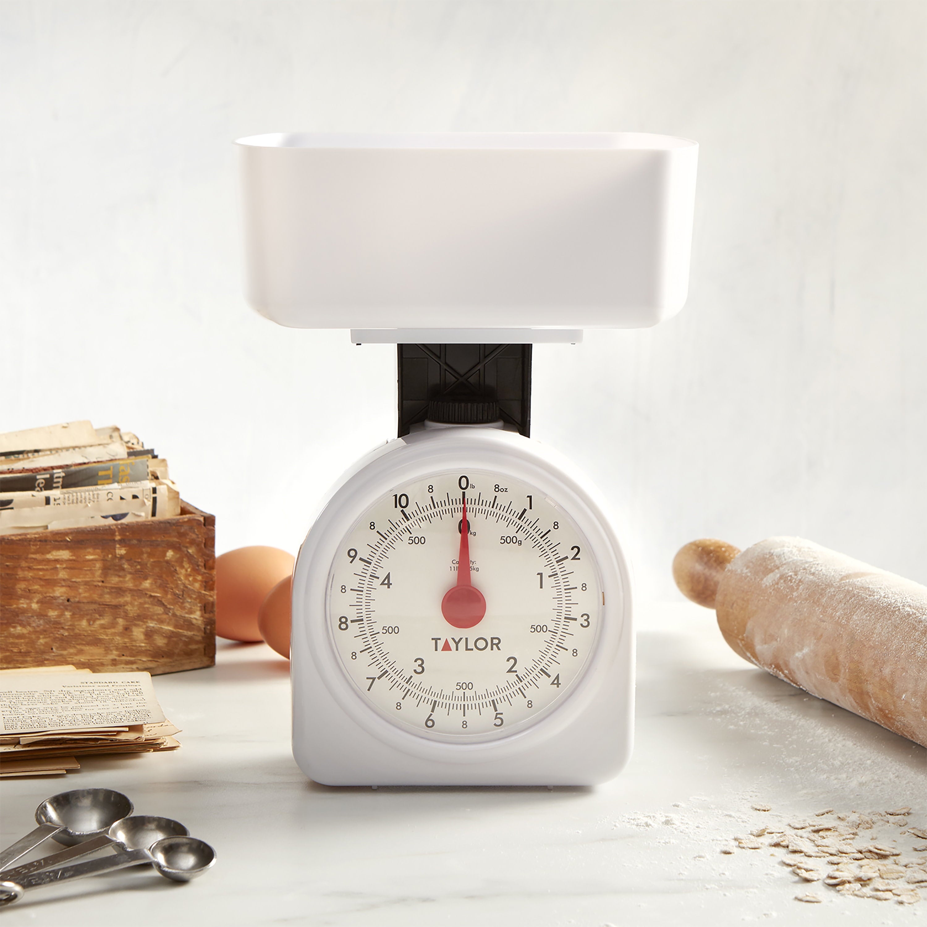 Taylor Mechanical Kitchen Scale and Food Scale in White, Max 11 lbs - Image 3
