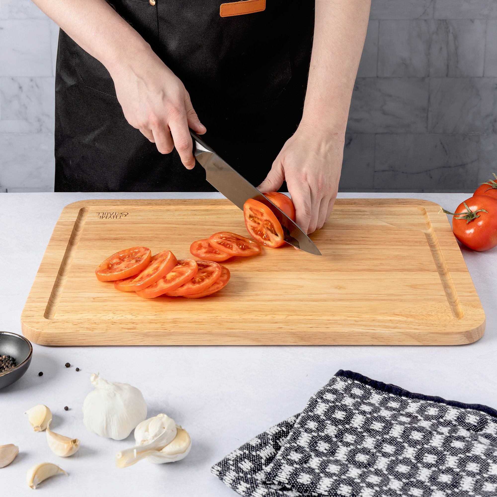 Thyme & Table Extra Large 14"x20" Rubberwood Cutting Board with Anti-Slip Grips - Image 6