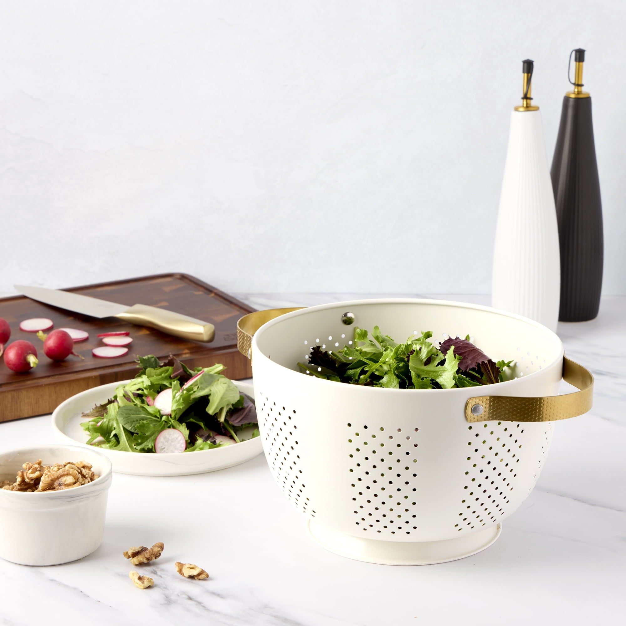 Thyme & Table Cream and Gold Colander - Image 4