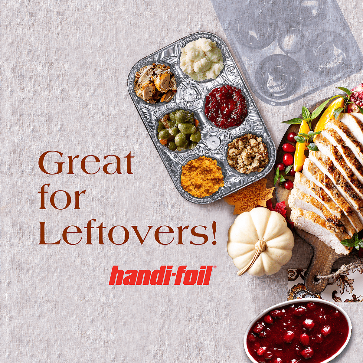 Handi-Foil 6 Cup Aluminum Muffin Pan with Liners and Lid (4 Pack) - Image 2